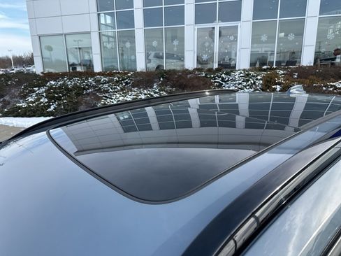 Used 2023 Volvo XC40 B5 Plus w/ Driver Assist Package image 9