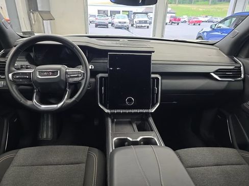 Certified 2025 GMC Acadia Elevation AWD/4WD image 11