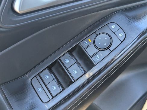 Certified 2025 Nissan Rogue SV image 22