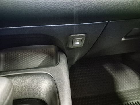 Used 2026 Toyota Corolla LE FWD image 29