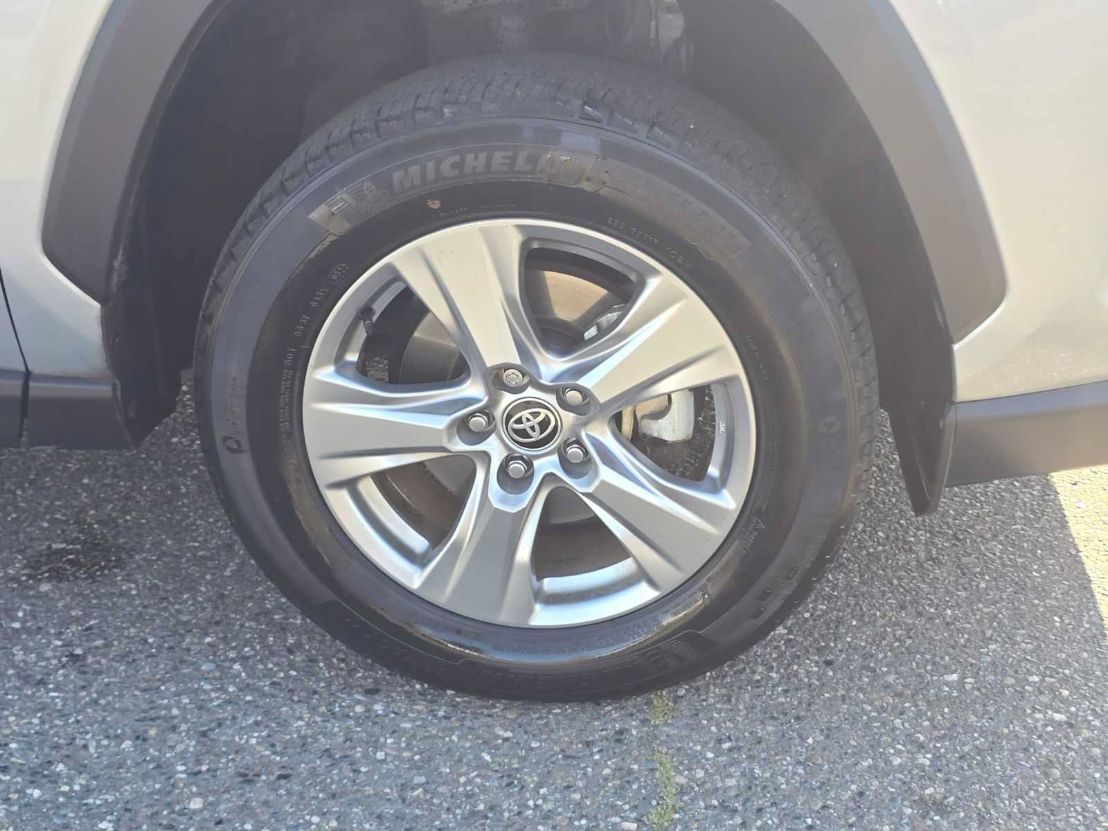 Certified 2022 Toyota RAV4 XLE AWD/4WD image 9