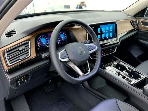 New 2026 Volkswagen Atlas SE image 7