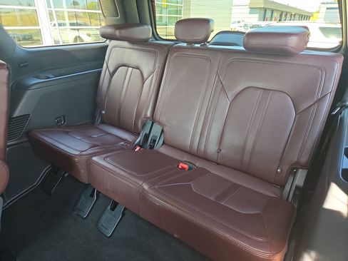 Used 2024 Ford Expedition Limited image 14