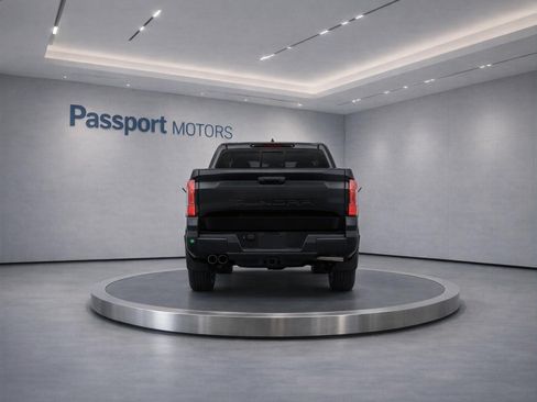 Used 2025 Nissan Frontier Pro-X RWD image 7