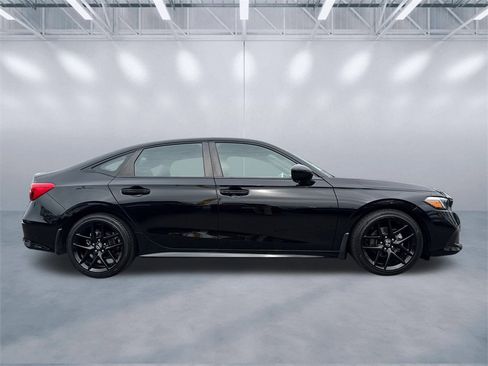 Used 2023 Honda Civic Sport image 3