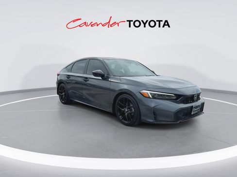 Used 2025 Honda Civic Sport image 2