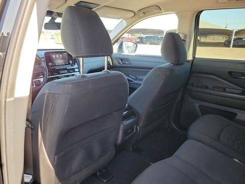 Used 2025 Nissan Pathfinder SV FWD image 16