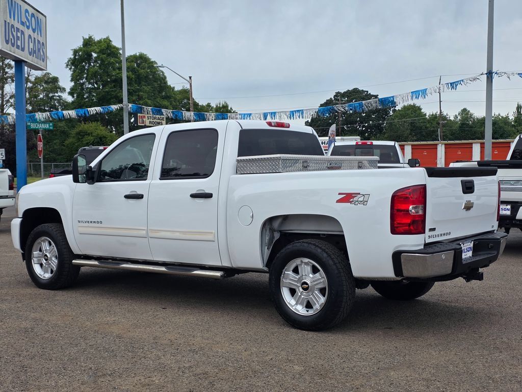 Used 2011 Chevrolet Silverado 1500 LT w/ All-Star Edition AWD/4WD image 2