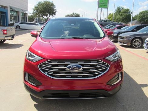 Used 2020 Ford Edge Titanium image 2