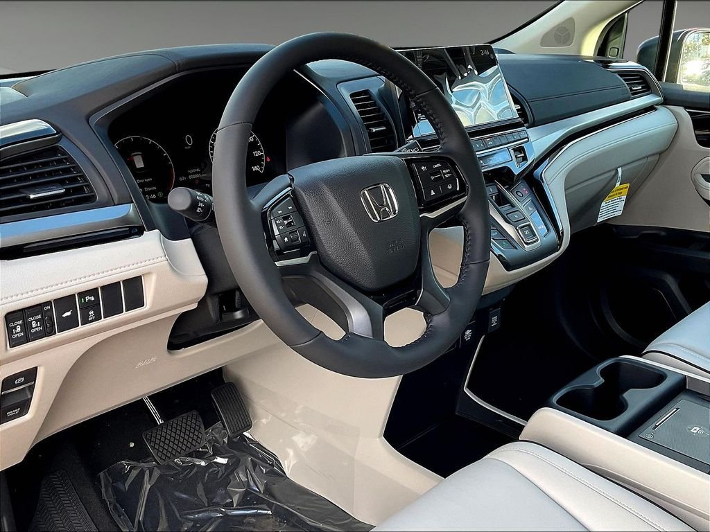New 2026 Honda Odyssey Touring image 9