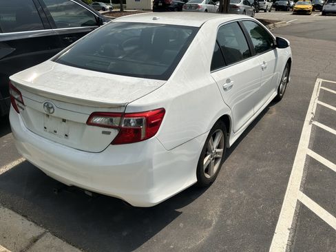 Used 2013 Toyota Camry SE FWD image 8