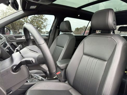 Used 2024 Volkswagen Tiguan SE R-Line image 12