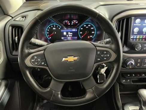 Used 2022 Chevrolet Colorado Z71 AWD/4WD image 17