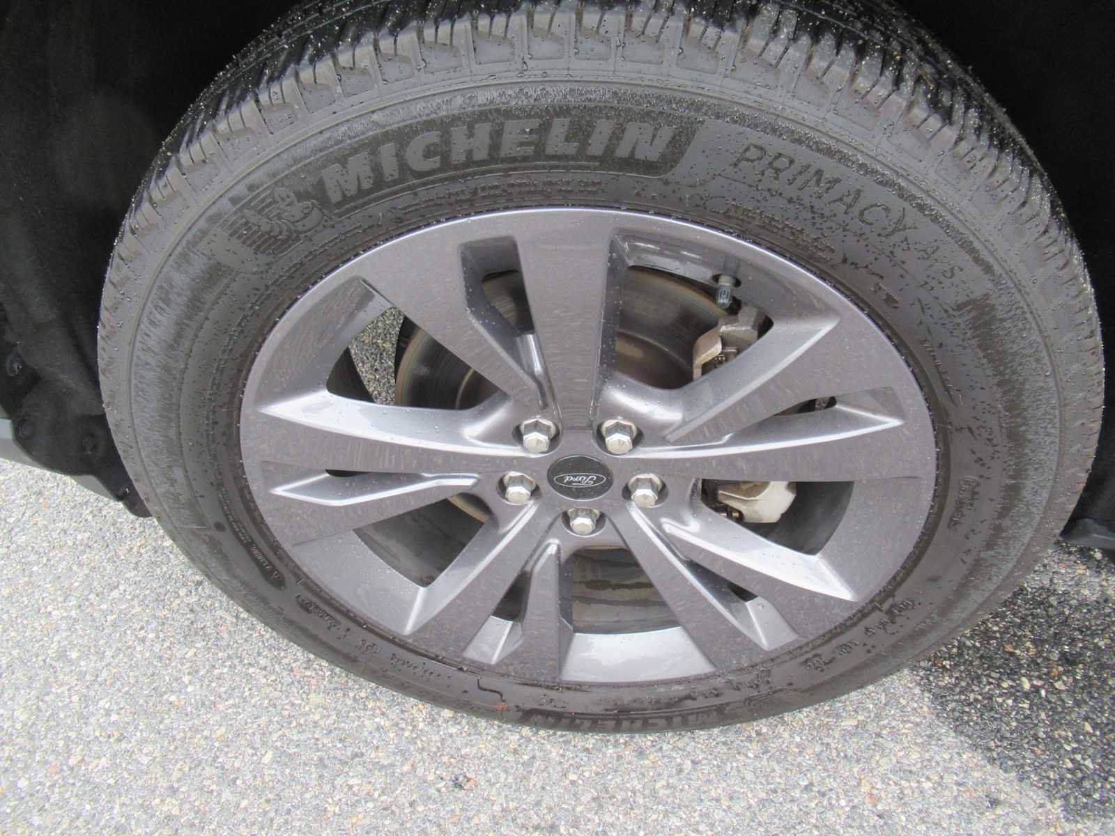 Used 2022 Ford Explorer XLT w/ Equipment Group 202A AWD/4WD image 11