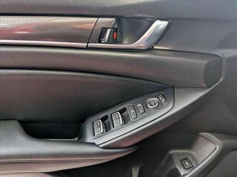 Used 2022 Honda Accord Sport image 15