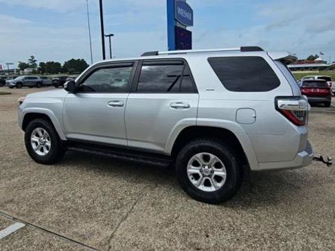 Used 2022 Toyota 4Runner SR5 Premium AWD/4WD image 6