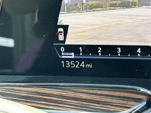 Used 2024 Cadillac Escalade ESV Premium Luxury image 11