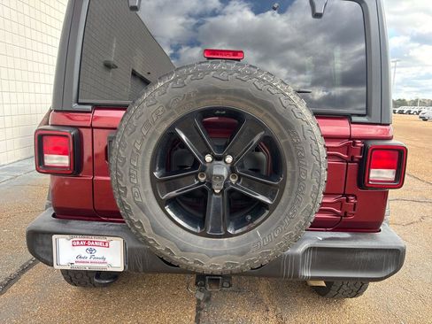 Used 2021 Jeep Wrangler Unlimited Sport image 28