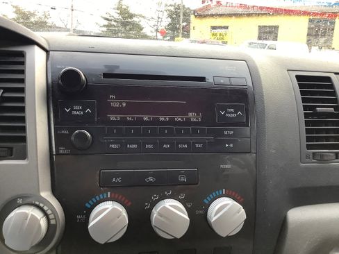 Used 2012 Toyota Tundra 4x4 Double Cab image 18