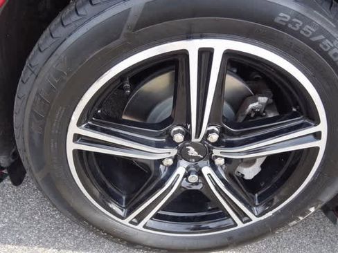 Certified 2024 Ford Mustang Coupe image 9