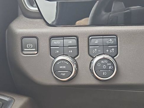 Certified 2023 GMC Sierra 1500 SLT AWD/4WD image 18