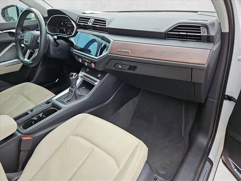 Used 2019 Audi Q3 2.0T Premium Plus w/ Premium Plus Package image 23