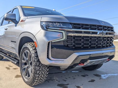 Used 2022 Chevrolet Suburban Z71 w/ Luxury Package image 13