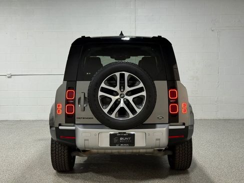 Used 2022 Land Rover Defender 110 S AWD/4WD image 8