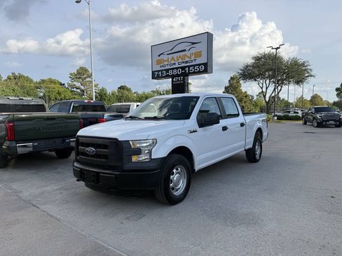 Used 2015 Ford F150 XL w/ Equipment Group 101A Mid AWD/4WD image 3