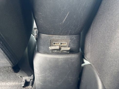 Used 2020 Nissan Versa S image 18