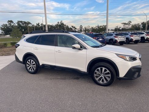 Certified 2022 Subaru Outback Premium image 4