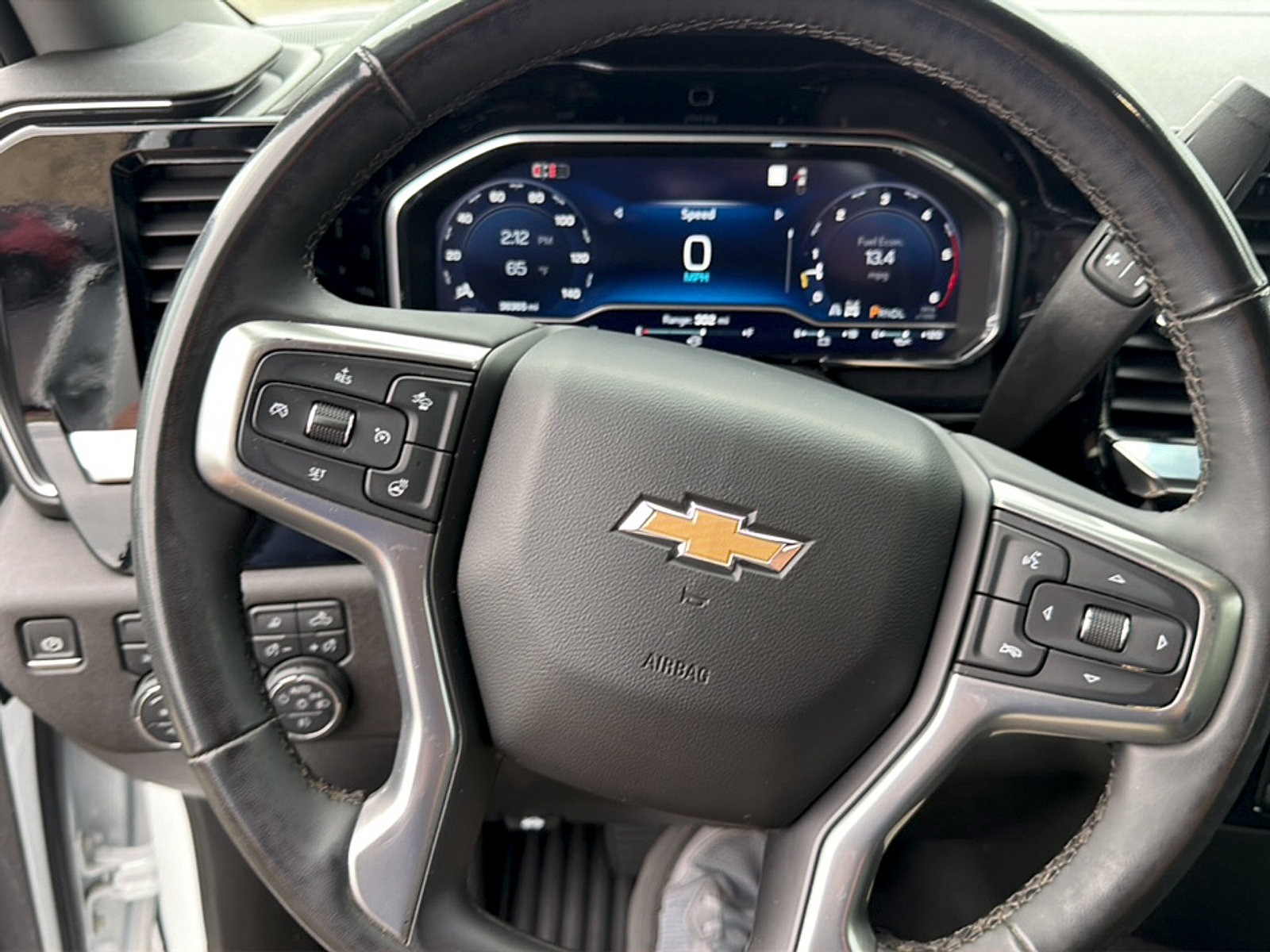 Used 2025 Chevrolet Silverado 2500 LT w/ Safety Package AWD/4WD image 16