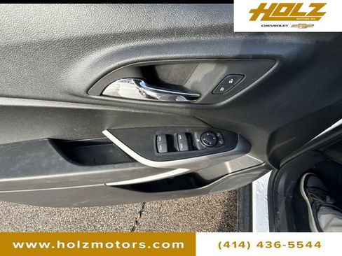 Used 2024 Chevrolet Trax RS w/ Driver Confidence Package image 24