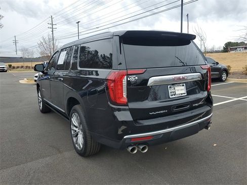 Used 2021 GMC Yukon XL Denali w/ Denali Premium Package image 7