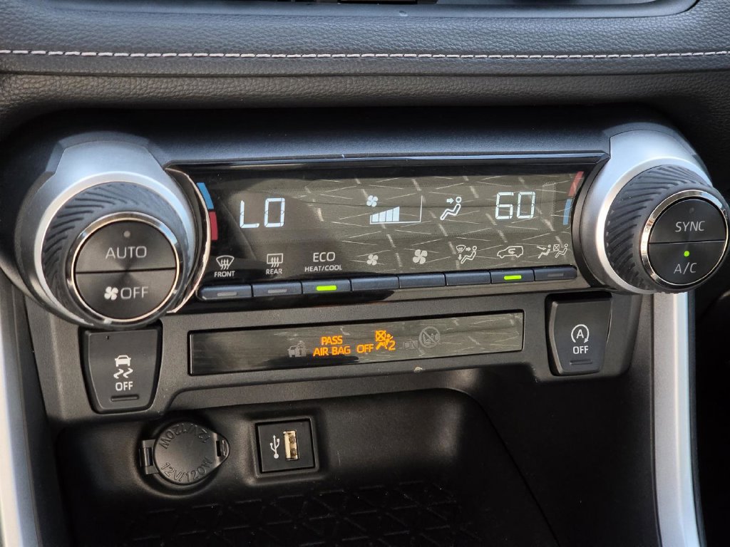 Used 2024 Toyota RAV4 XLE FWD image 24