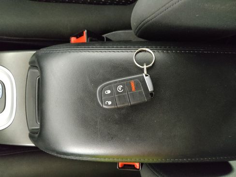 Used 2018 Dodge Journey SE w/ Popular Equipment Group FWD image 32