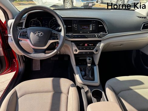 Used 2017 Hyundai Elantra SE image 14