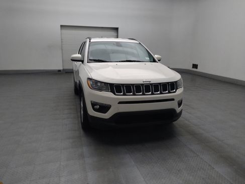 Used 2018 Jeep Compass Latitude w/ Cold Weather Group AWD/4WD image 13