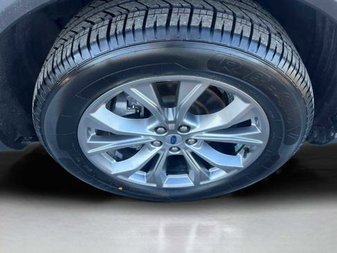 Used 2021 Ford Explorer Limited w/ Equipment Group 301A image 13