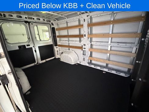 Used 2025 RAM ProMaster 2500 w/ U-Haul Equipment Group FWD image 18