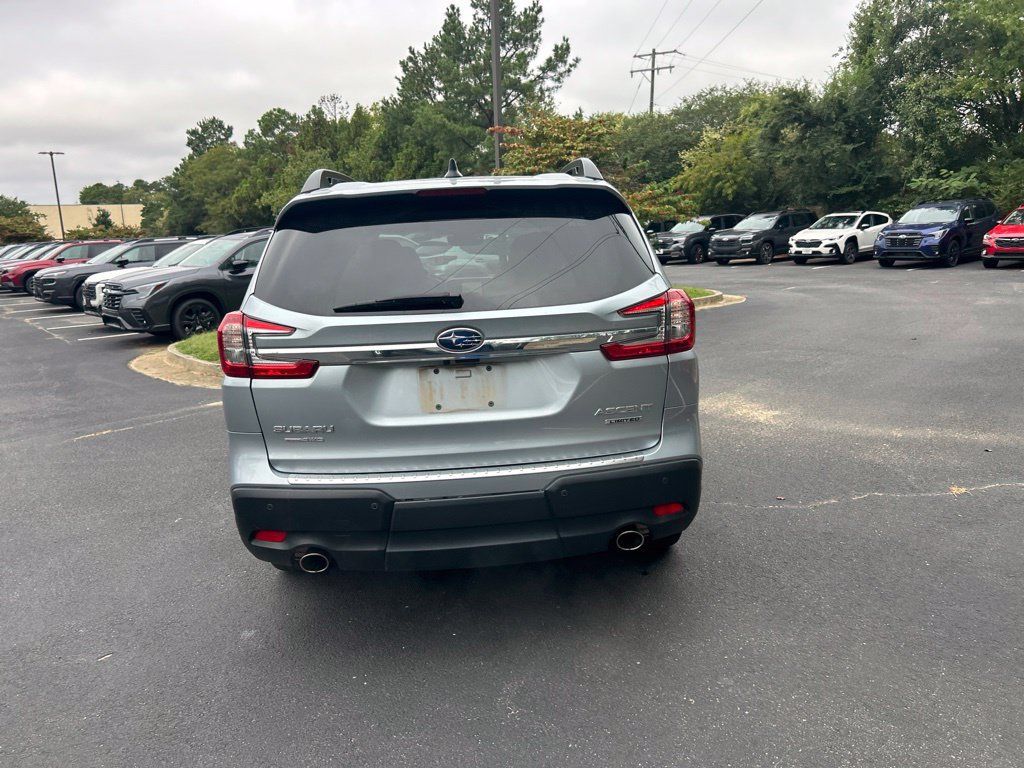 Used 2024 Subaru Ascent Limited w/ Technology Package AWD/4WD image 4