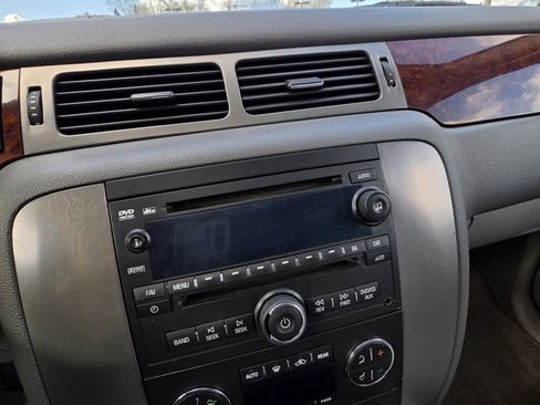 Used 2010 GMC Yukon SLT w/ SLT-2 Equipment Package image 3