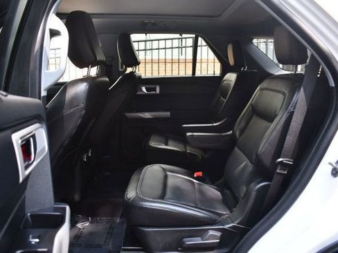 Used 2022 Ford Explorer Limited w/ Equipment Group 301A image 34