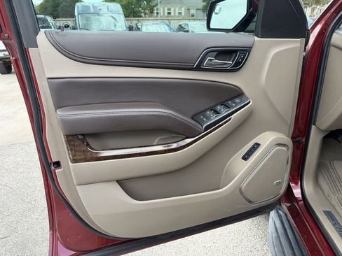 Used 2020 Chevrolet Suburban LT image 9