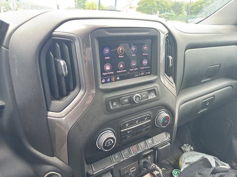 Used 2024 Chevrolet Silverado 2500 Custom w/ Custom Convenience Package AWD/4WD image 10