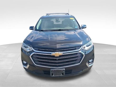 Used 2018 Chevrolet Traverse Premier w/ Driver Confidence II Package FWD image 2