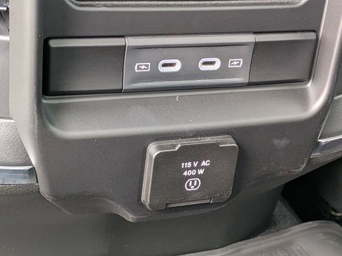 New 2026 RAM 2500 Laramie w/ Sport Appearance Package AWD/4WD image 34