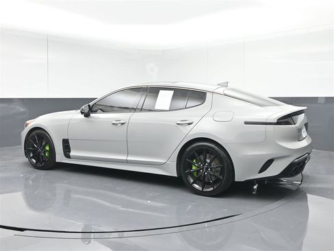 Used 2023 Kia Stinger GT2 image 7