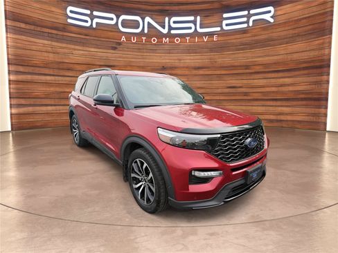 Certified 2020 Ford Explorer ST w/ Premium Technology Package AWD/4WD image 9