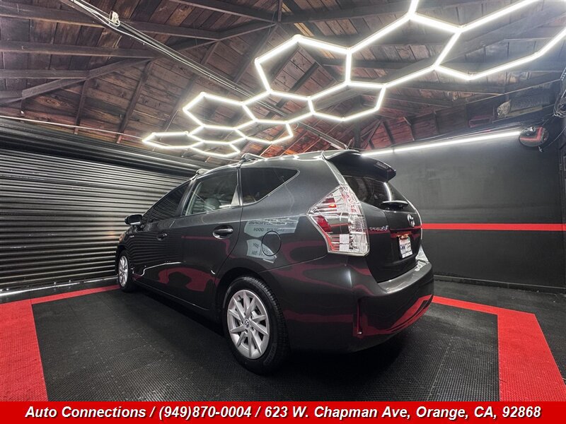 Used 2013 Toyota Prius V Three FWD image 4
